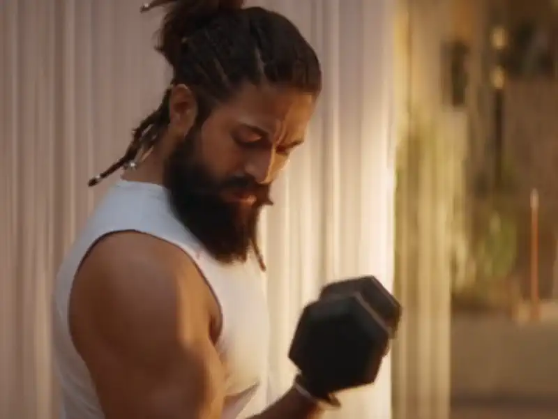 Rockstar Yash Unveils Macroman’s New Athleisure Blockbuster!