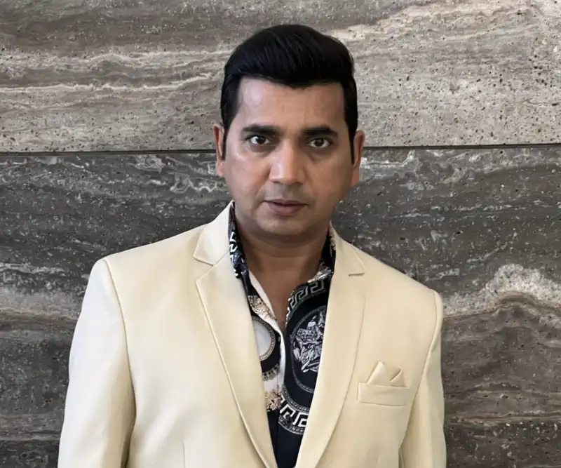 Saanand Verma: Entourages are there to create noise about the actor