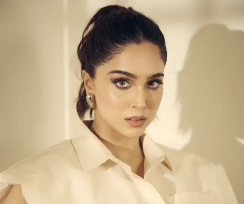 Sharvari’s got a Batman vs Superman connection in Munjya!