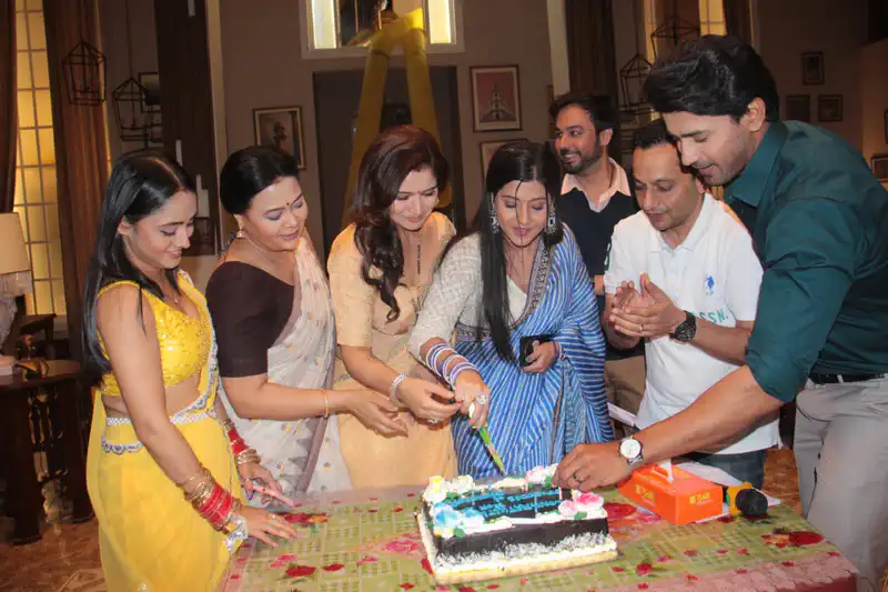 Shravani completes 250 episodes on Shemaroo Umang TV