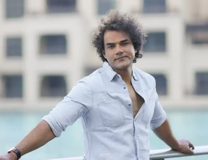 Singer Alok Singh Shares His Take on Social Media's Impact