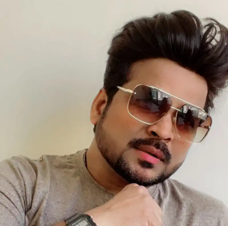 Singer Shahid Mallya releases Shaam Dhale and Hoon Main Alag on the same day