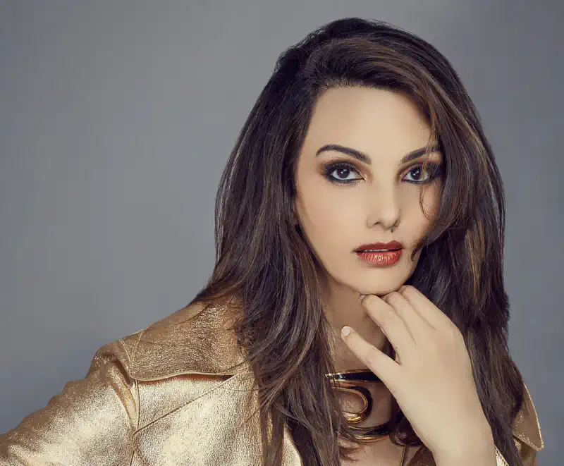 Somy Ali saves 18 Indian girls from being sold!