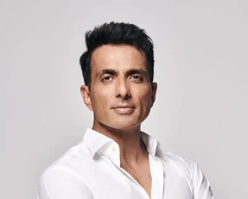 Sonu Sood moved by a Para-Athlete fan's efforts to meet him