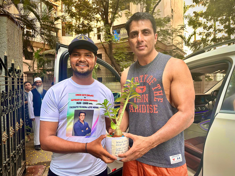 Sonu Sood’s fan runs 1500 km to pay tribute to the hero of masses