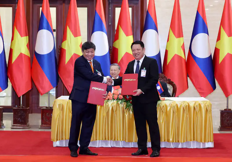 Vietjet and Laos Ink Deal to Expand Air Transport and Create Job Opportunities