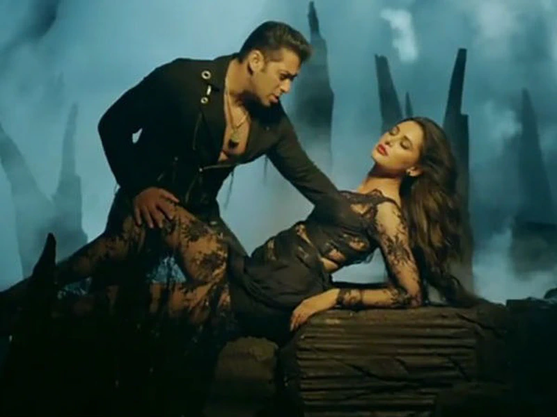 Yaar Naa Miley to Dhating Naach: Tracks ft. Nargis Fakhri to set a groovy vibe