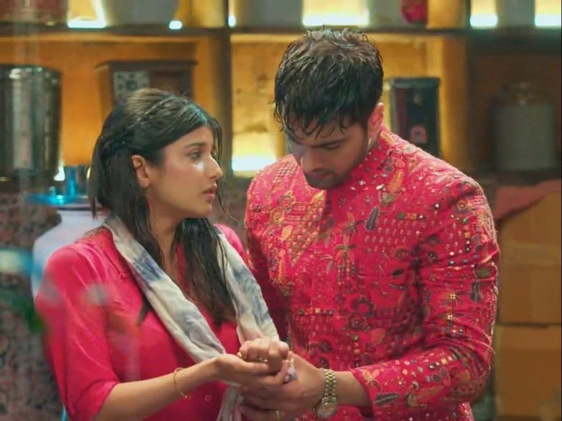 Yeh Rishta Kya Kehlata Hai: Abhira sprains her hand, Armaan takes her to the hospital