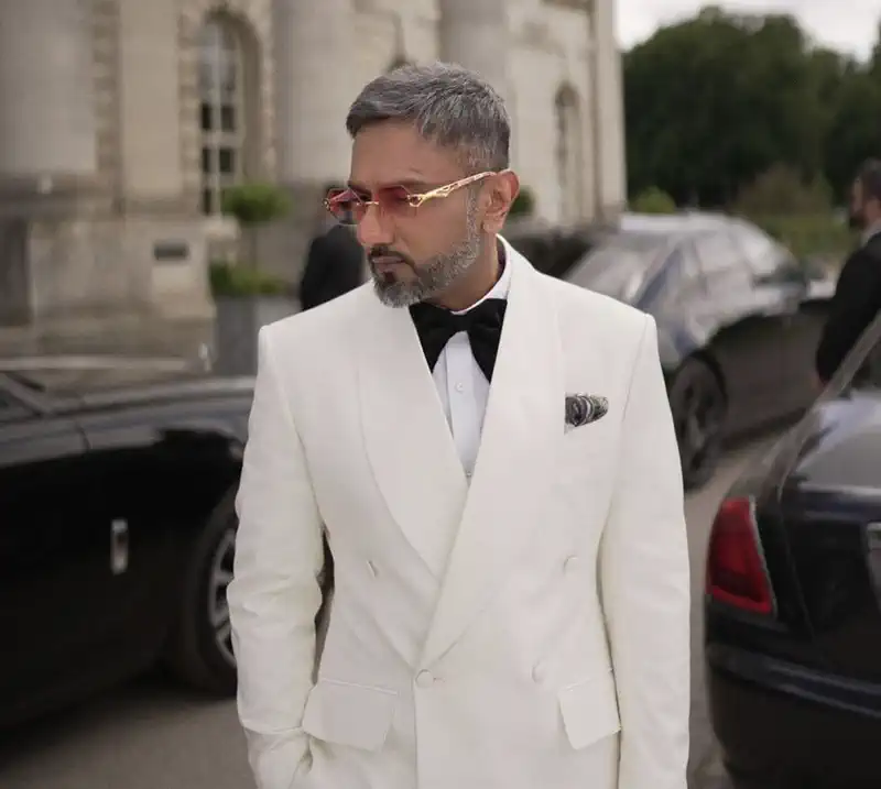 Yo Yo Honey Singh Unveils New Look for from Millionaire for Album Glory